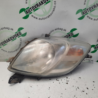 Predné svetlo Toyota Yaris pravé