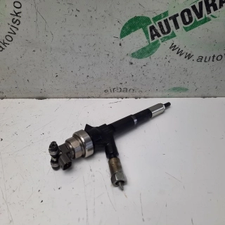 Vstrekovacia tryska Opel Astra J ST 1.7 CDTi 55567729