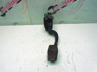 Akceleračný pedál Opel Corsa D 13305804