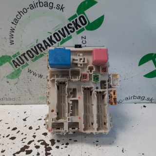 Poistková skrinka Toyota Avensis T27 82730-8L04