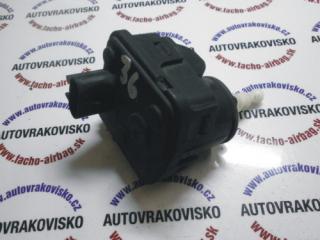 Motorček predného svetla Mitsubishi Carisma (DA_)
