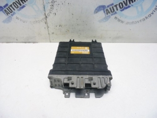 Riadiaca jednotka motora VW Golf III 1.8 0261200701