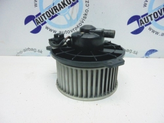 Motorček kúrenia Mazda Premacy 894000-0082