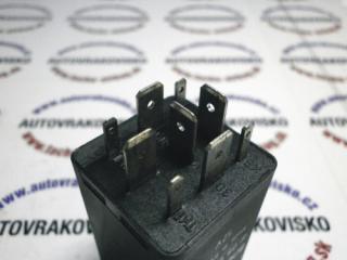Relátko 8D0959257