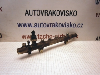 Snímač tlaku paliva Renault Laguna II 0445214024