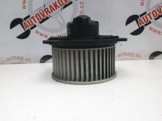 Motorček kúrenia Mazda 323 894000-0081