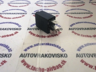 Relátko 8Z0951253