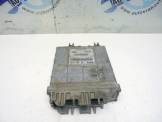 Riadiaca jednotka motora Volvo S40 1.9 TD 0281001906