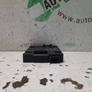 Riadiaca jednotka zosilňovač antény Mercedes A W169 A1698200475