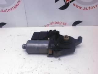Sťahovanie okna VW Passat 0130821697 LZ