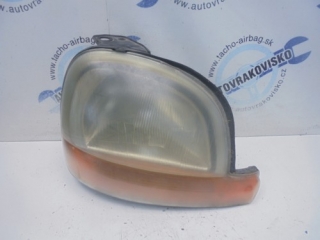 Predné svetlo Renault Kangoo PP poškodené