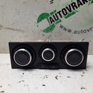 Ovládač kúrenia Volkswagen Golf IV 1J0820045F