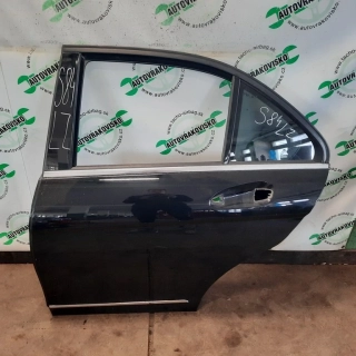 Ľavé zadné dvere Mercedes C W204
