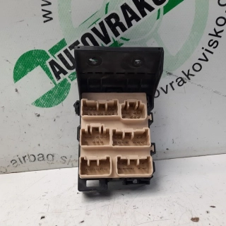 Poistková skrinka Toyota Avensis T25 82734-05030