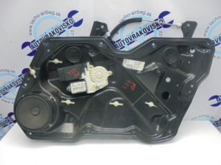Sťahovanie okna Seat Leon PP 1M0837462