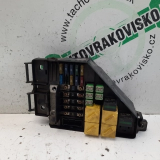 Poistková skrinka pri motore Land Rover Freelander 204625042803